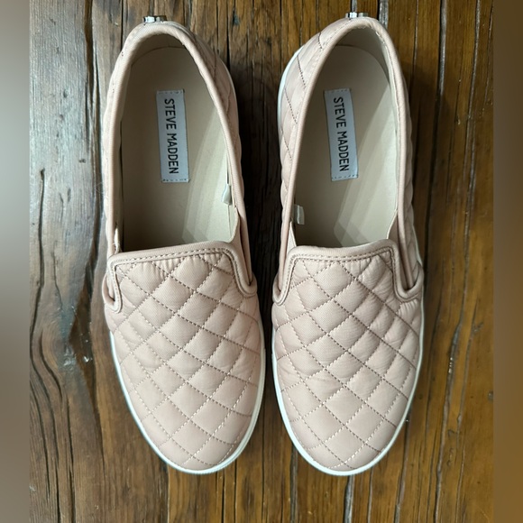 Steve Madden Ecentrcq Quilted Slip On Sneaker Shoe in Pink Size 9.5 Women’s - Picture 11 of 15